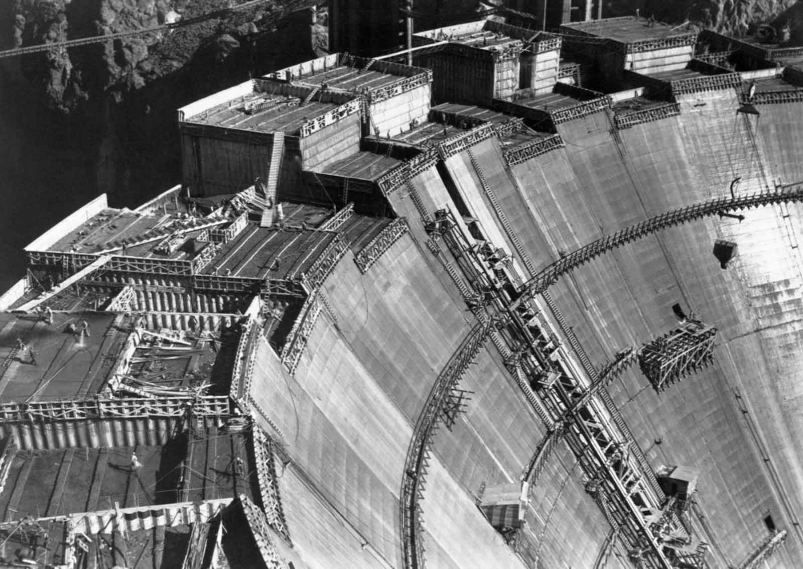 https://rarehistoricalphotos.com/building-hoover-dam/